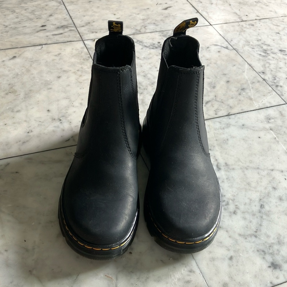 Doc Martens
Unisex-Adult Embury Leather Chelsea Boot sz 7 womens/sz6 mens 38eu